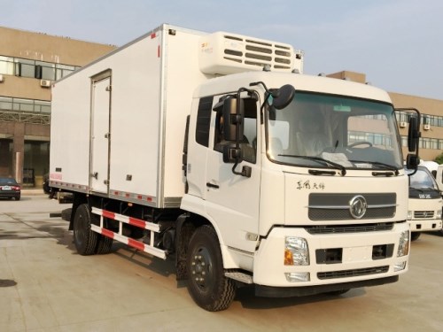 厢长6.1米东风天锦冷藏车