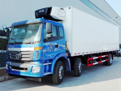 厢长9.6米福田ETX小三轴冷藏车