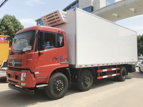 东风三轴冷藏车厢长7.7米