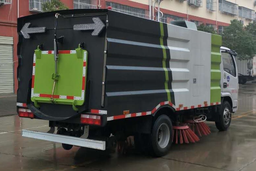 东风3吨清扫车