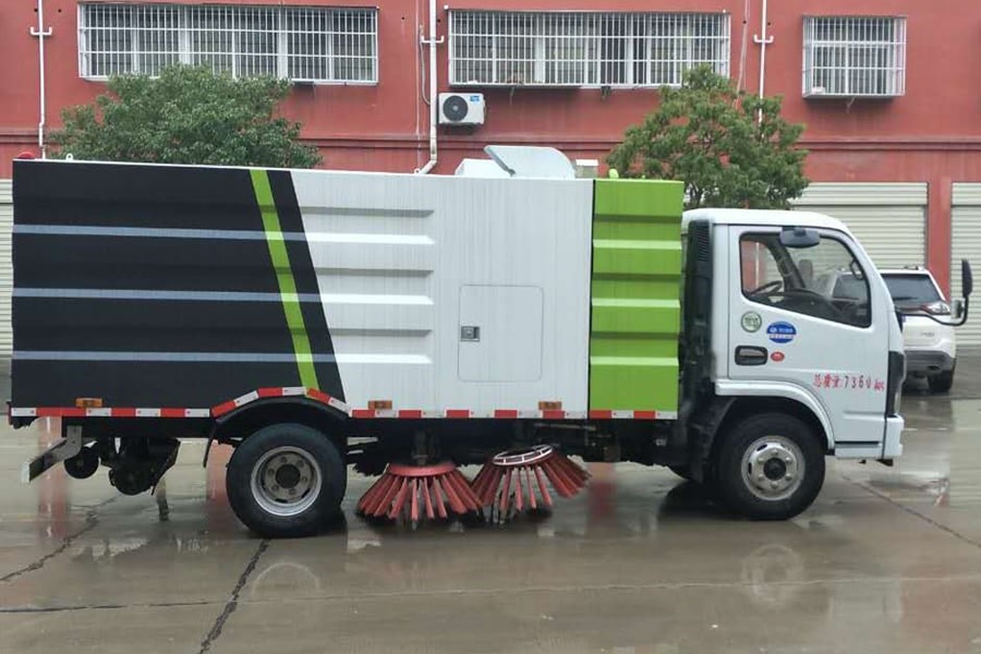 东风3吨清扫车