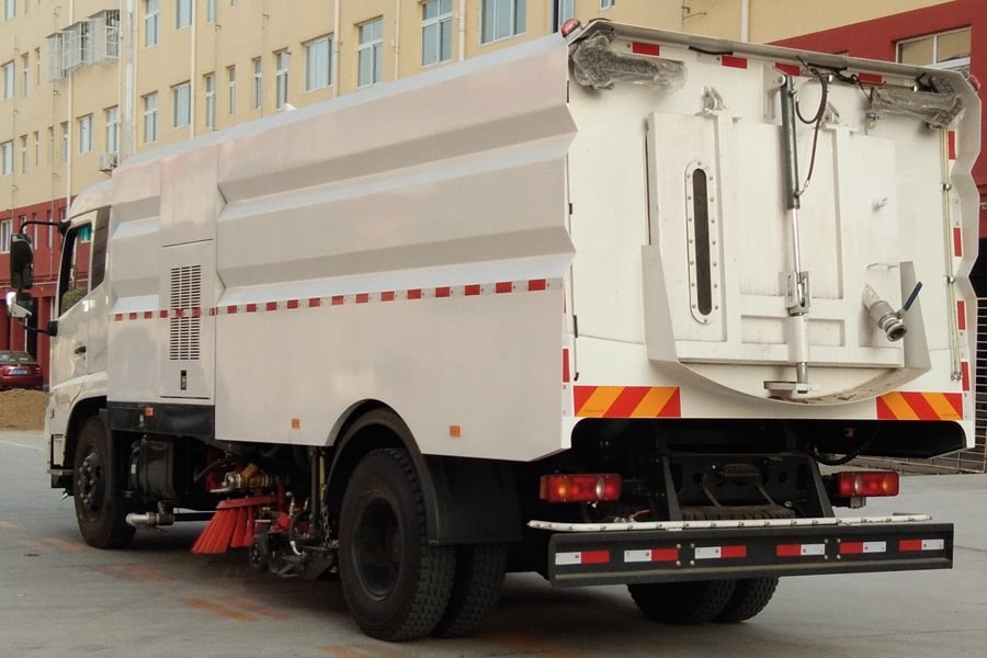 东风8吨大型洗扫车