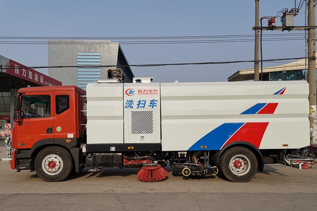 8吨洗扫车