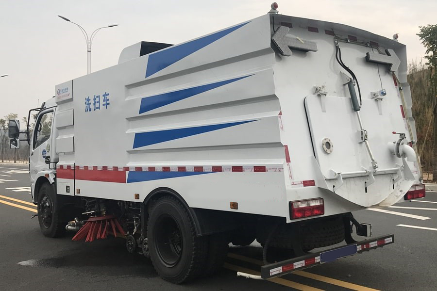 东风5吨洗扫车