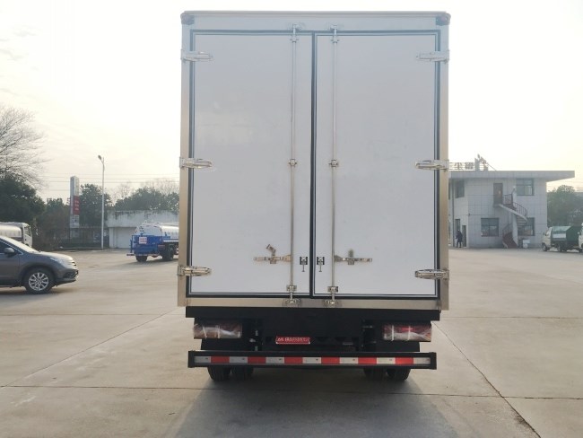 (厢长4.2米)大运奥普力冷藏车