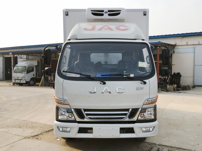 (厢长3.7米)江淮新骏铃一排半冷藏车