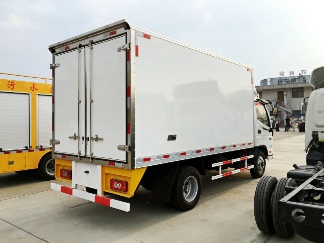 (厢长4.2米)福田欧马可冷藏车