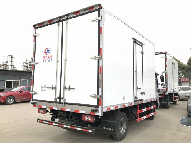 (厢长4.2米)福田欧马可s3冷藏车