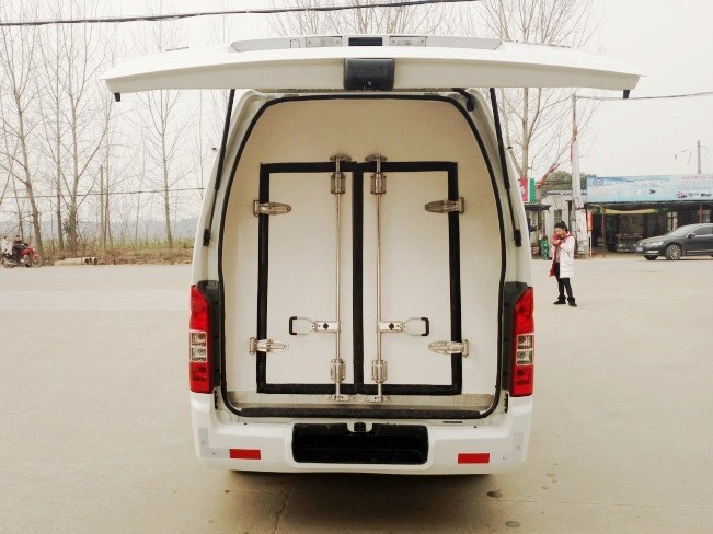 福田g7面包冷藏车