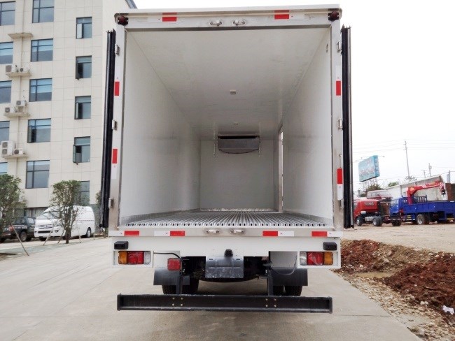 五十铃700p(厢长5.7米/6米/6.8米)