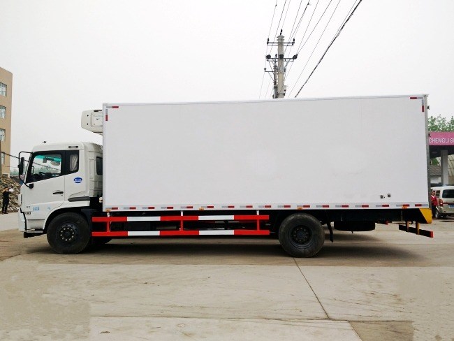 (厢长7.8米)东风天锦冷藏车