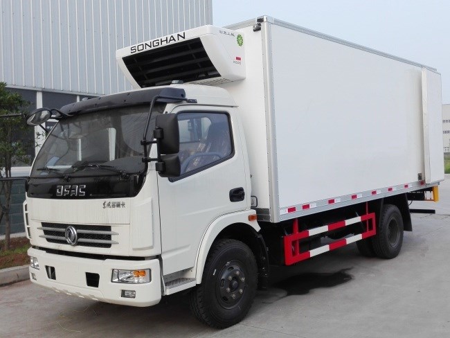 (厢长5.2米)东风多利卡冷藏车