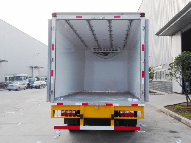 (厢长5.2米)东风多利卡冷藏车