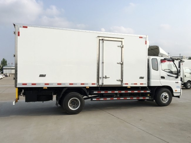 (厢长6.1米)福田一排半冷藏车