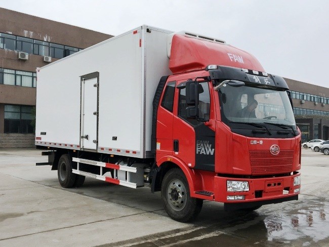 解放j6冷藏车(厢长6.8米/7.5米)
