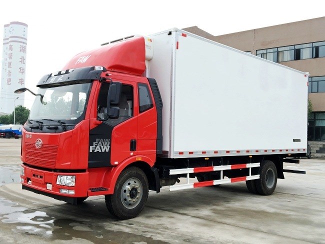 解放j6冷藏车(厢长6.8米/7.5米)