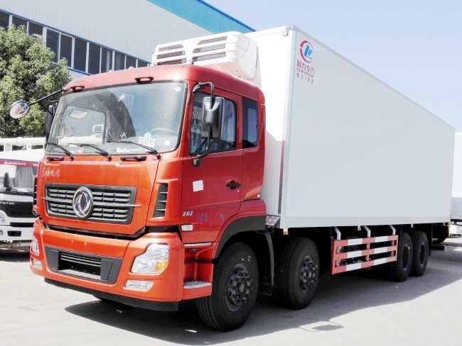 (厢长9.6米)东风天龙前四后八冷藏车