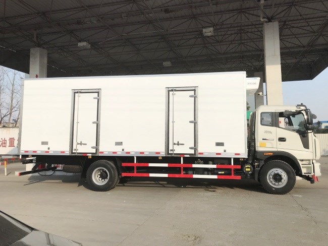 (厢长7.6米)福田瑞沃冷藏车