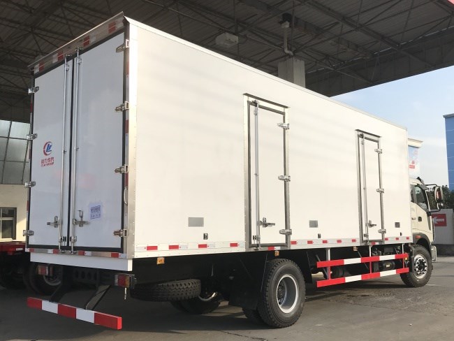 (厢长7.6米)福田瑞沃冷藏车