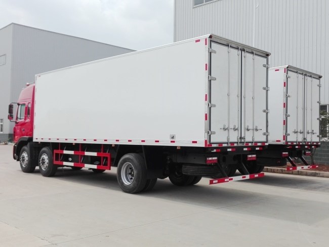 (厢长9.6米)江淮格尔发小三轴冷藏车