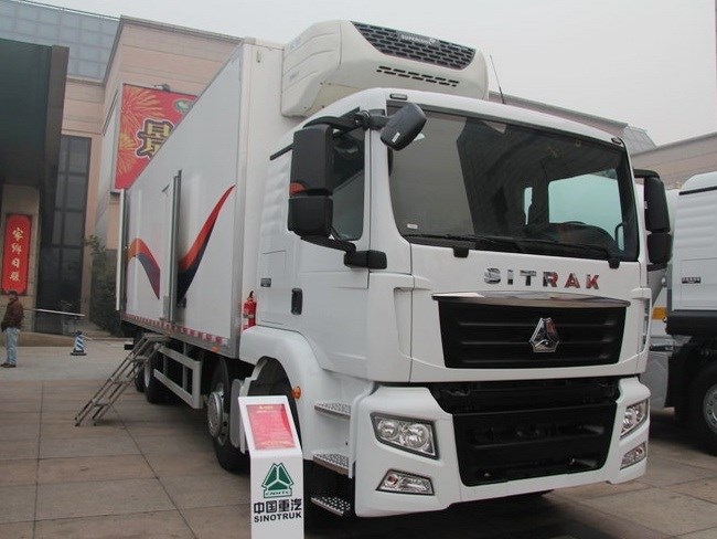 (厢长9.6米)重汽man前四后八冷藏车