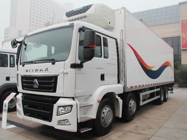 (厢长9.6米)重汽man前四后八冷藏车