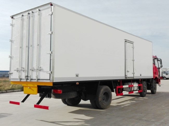 (厢长8.7米)解放j6小三轴冷藏车