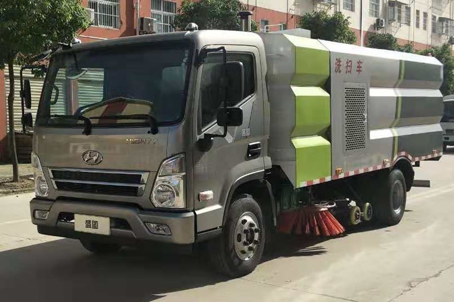 现代5吨洗扫车