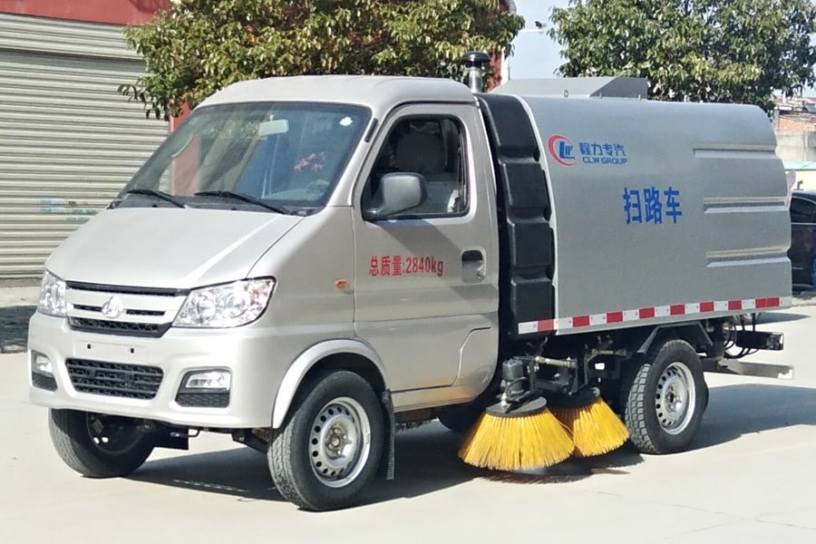 长安2吨小型扫路车