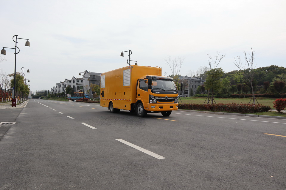国六东风多利卡电源车.jpg