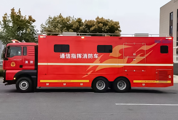 重汽汕德卡指挥车3.jpg