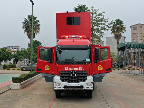 奔驰指挥车6.jpg