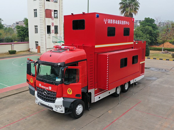 奔驰指挥车5.jpg