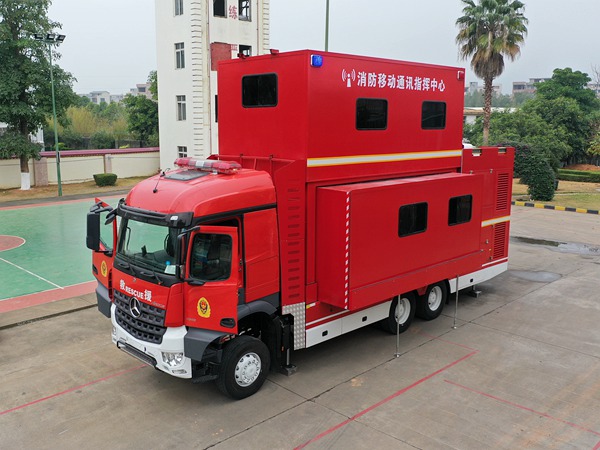 奔驰指挥车3.jpg