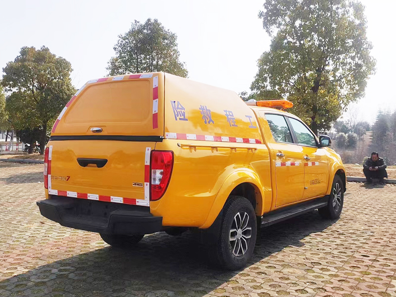 800X600江铃皮卡救险车4.jpg